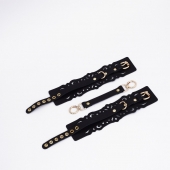 Черный кожаные оковы с узорами и золотистой фурнитурой - Crazy Handmade - купить с доставкой в Мурманске