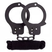 Чёрные наручники из листового металла в комплекте с веревкой BONDX METAL CUFFS LOVE ROPE SET - Dream Toys - купить с доставкой в Мурманске