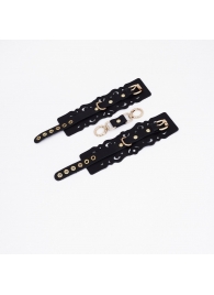 Черные кожаные наручники с узорами и золотистой фурнитурой - Crazy Handmade - купить с доставкой в Мурманске