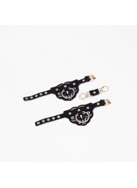 Черные кожаные наручники с клепками, кольцами и золотистой фурнитурой - Crazy Handmade - купить с доставкой в Мурманске