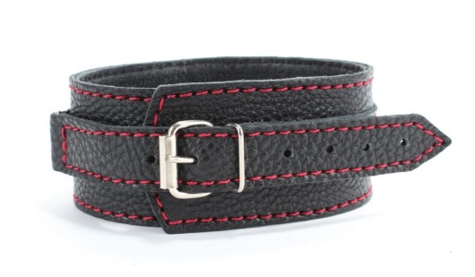 Черный ошейник из натуральной кожи с красной строчкой и заклепками - БДСМ Арсенал - купить с доставкой в Мурманске