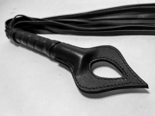 Черная кожаная плеть  Пиковая Дама  - 60 см. - БДСМ Арсенал - купить с доставкой в Мурманске