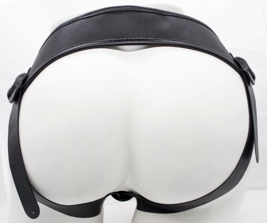 Реалистичный фаллоимитатор с мошонкой на трусиках Харнесс - 16,5 см. - LOVETOY (А-Полимер) - купить с доставкой в Мурманске