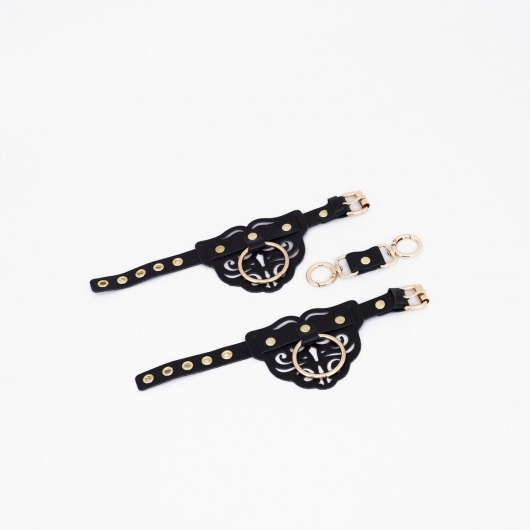Черные кожаные наручники с клепками, кольцами и золотистой фурнитурой - Crazy Handmade - купить с доставкой в Мурманске